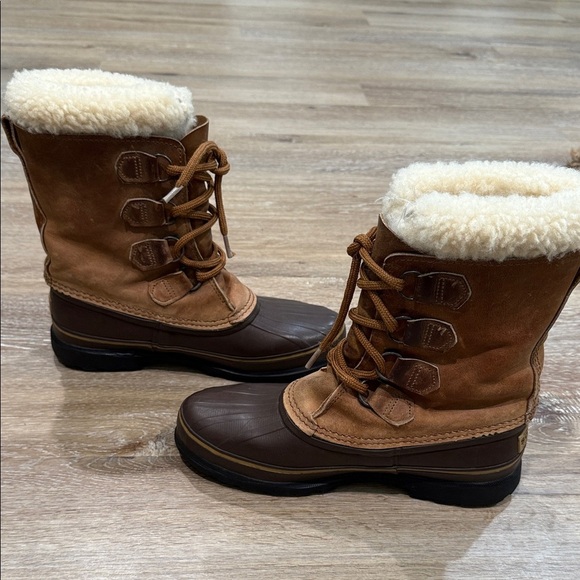 Vintage SOREL Caribou Shearling Boots W9.5/M8 Made in Canada Leather/Wool Lined - Picture 3 of 15